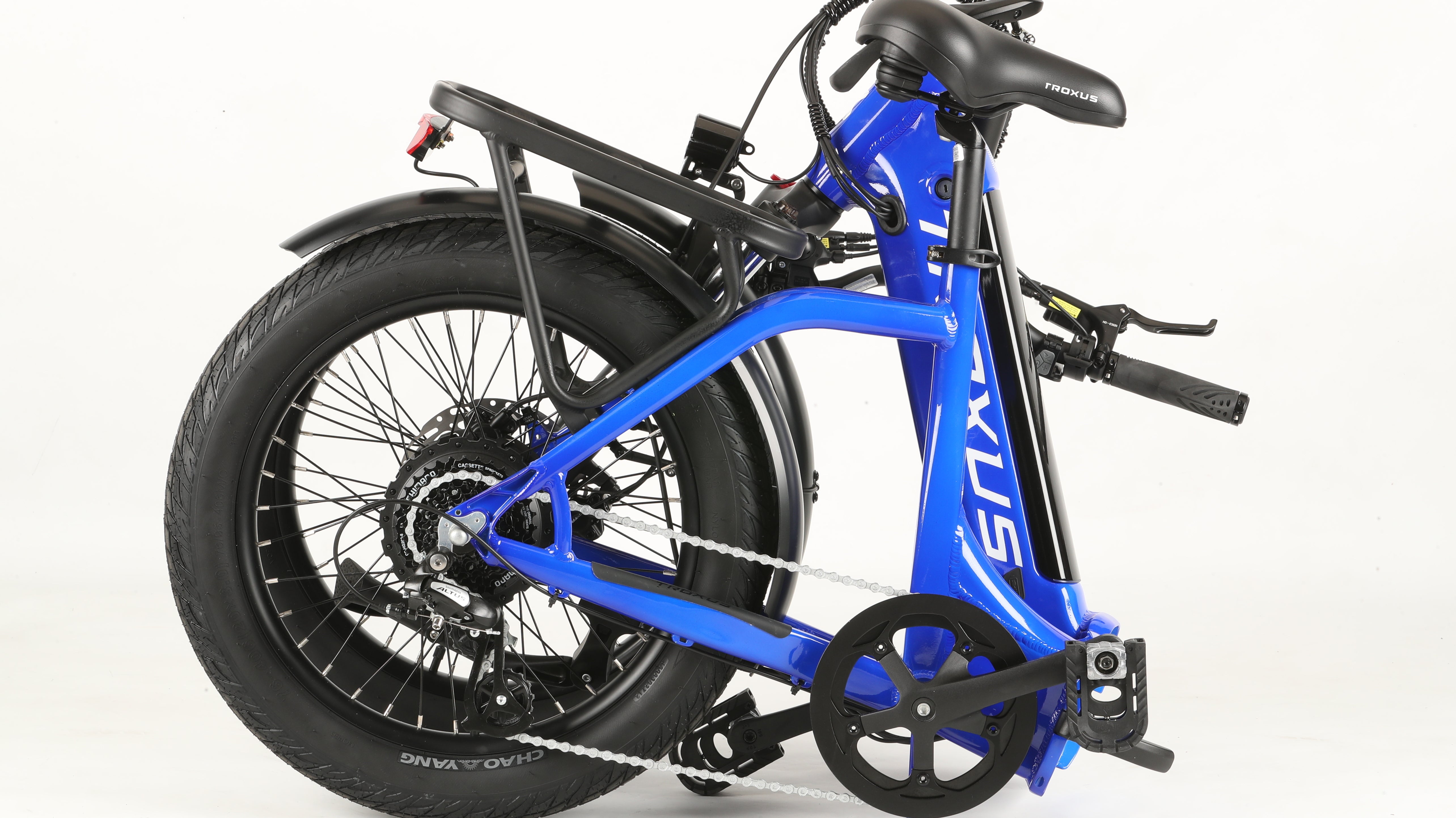 Folding Electric Bikes vs. Traditional Bicycles: Choosing the Right Bike for You