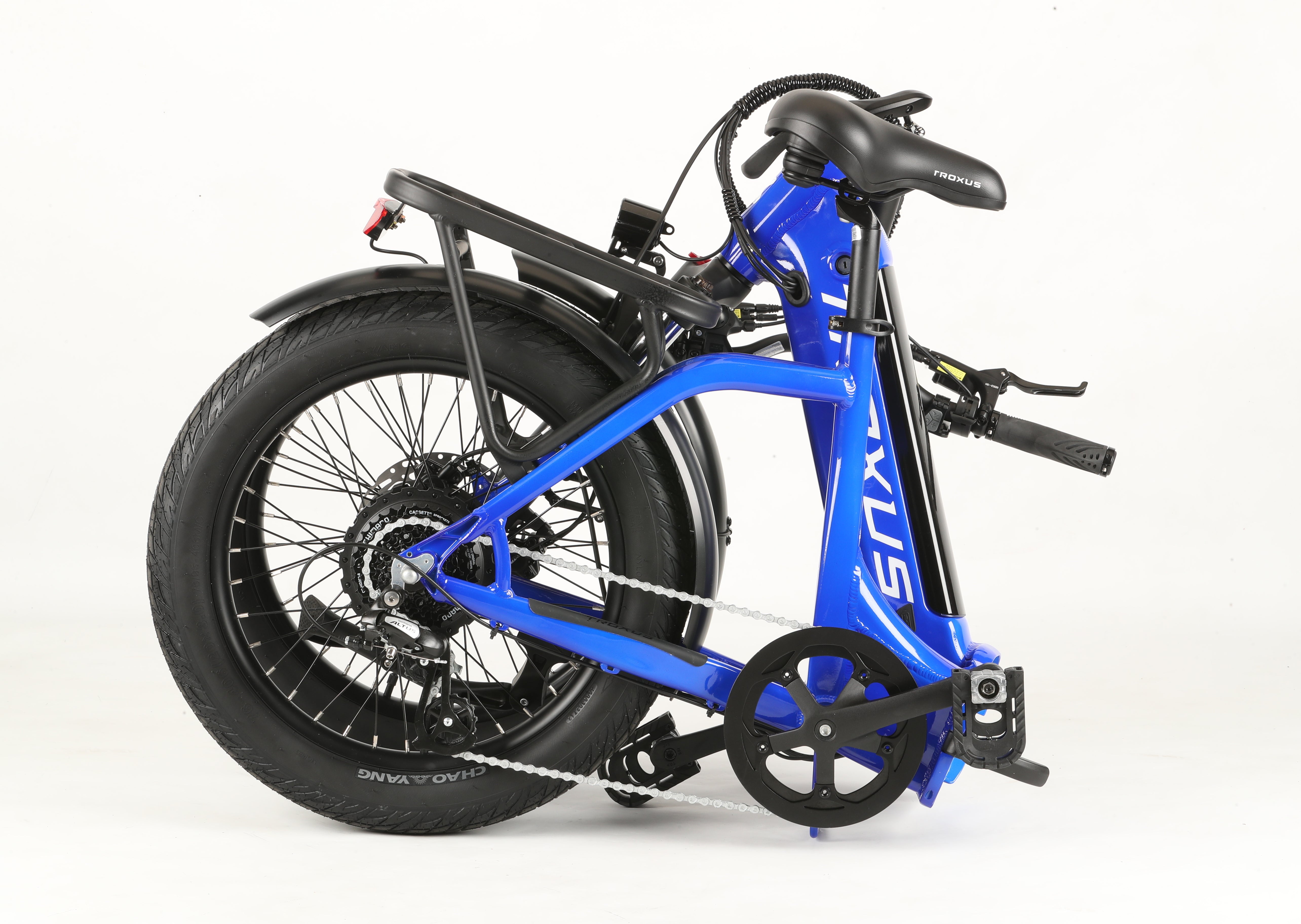 Folding Electric Bikes vs. Traditional Bicycles: Choosing the Right Bike for You